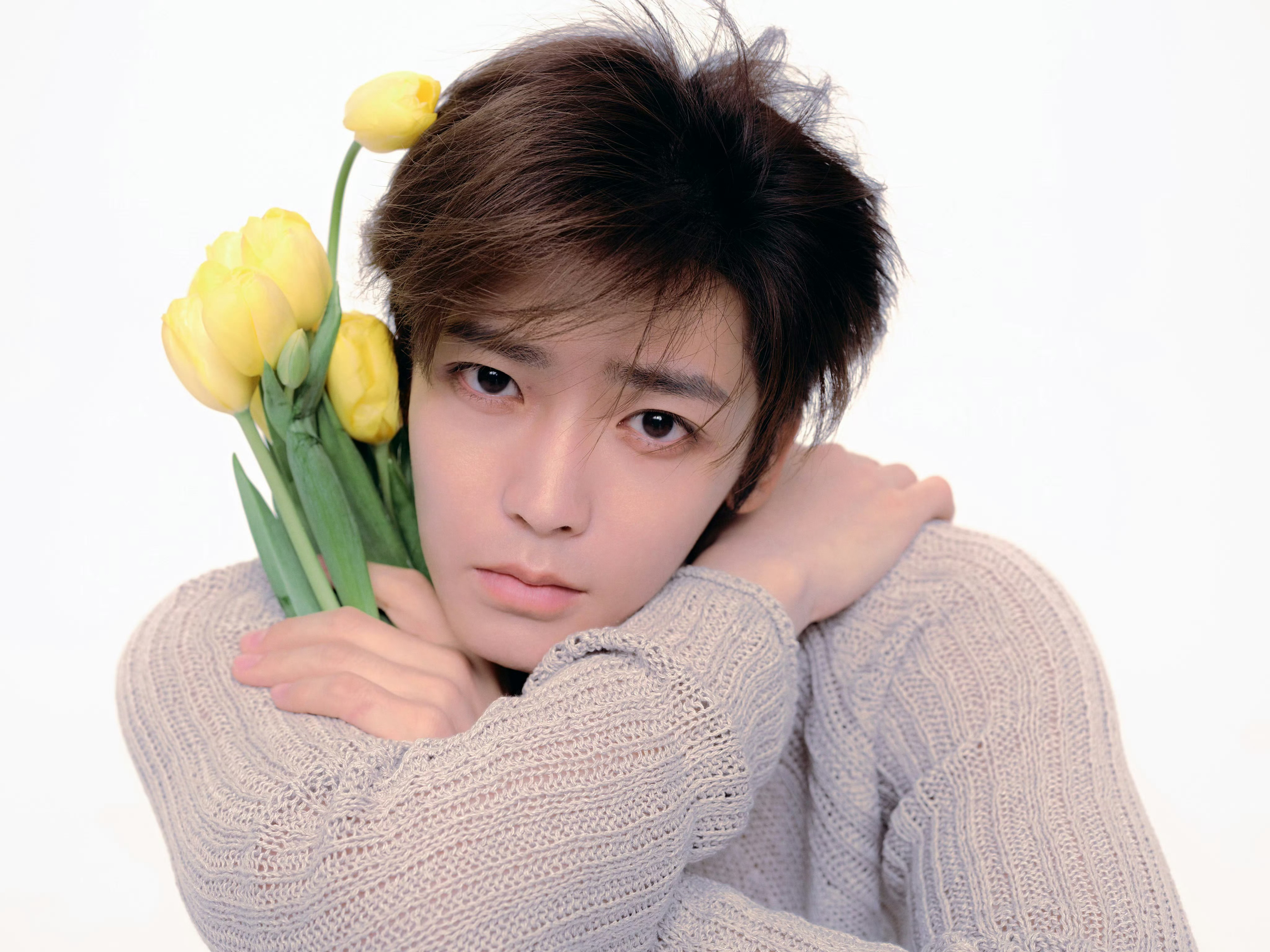 侯明昊 × 520营业造型大片 💐 侯明昊卡点520发博
