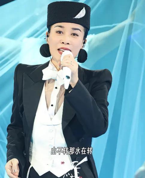 那英演唱会星光云集，能请来这么多圈内艺人站台，靠的究竟是什么？ ​​​
