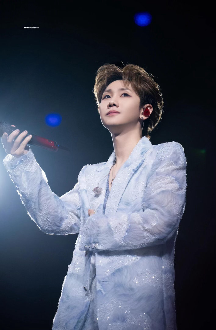 汪苏泷被男粉叫老公的反应 男粉喊老公这件事，真的会被汪苏泷的反应笑死。他不是害羞