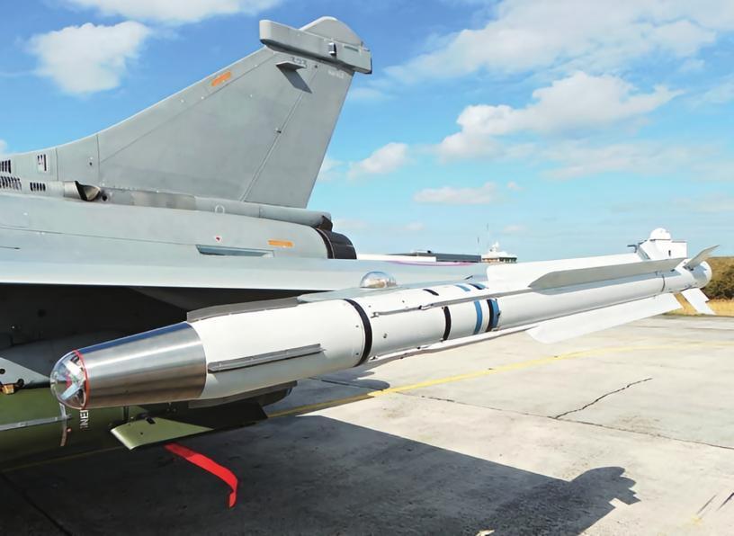 每天认识一件兵器 法国“米卡”空对空导弹长度：310厘米直径：16厘米翼展：32