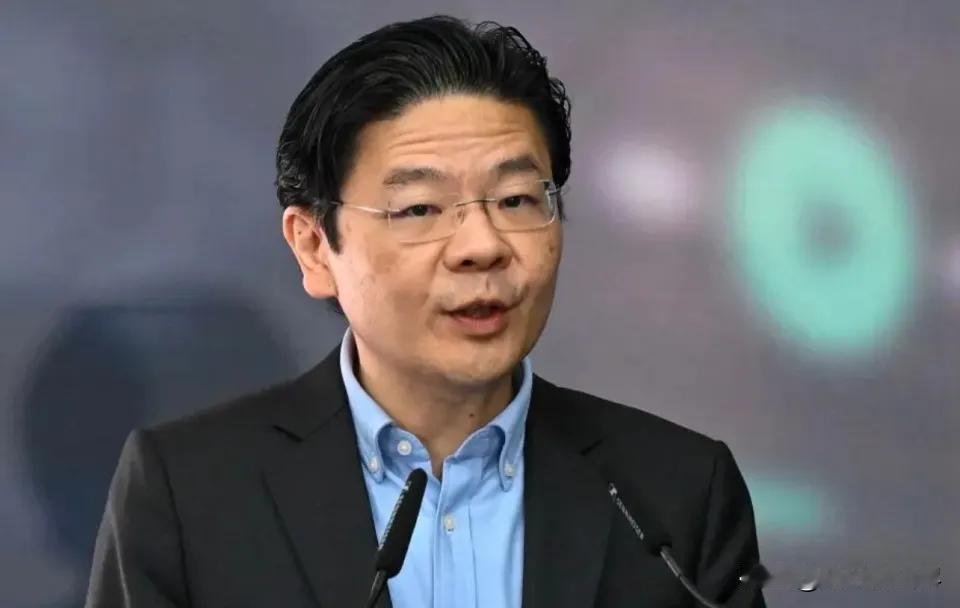 新加坡近期对华态度急转直下。从总理黄循财在钓鱼岛问题上脱口而出“尖阁诸岛”的日本