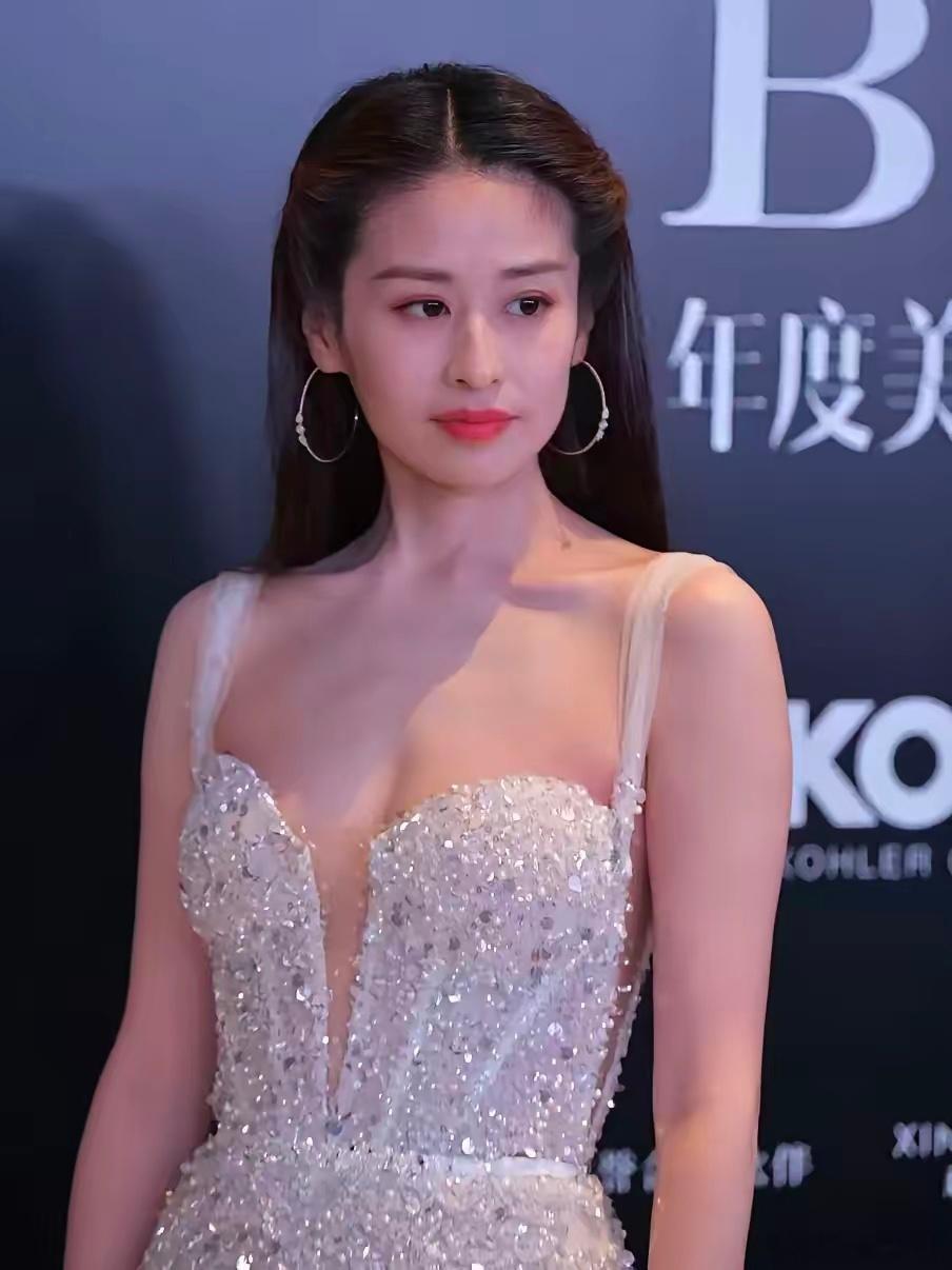 我有种预感，颖儿之后的戏路会越走越宽，不是因为她颜值出众、婚姻顺遂，而是她完成了