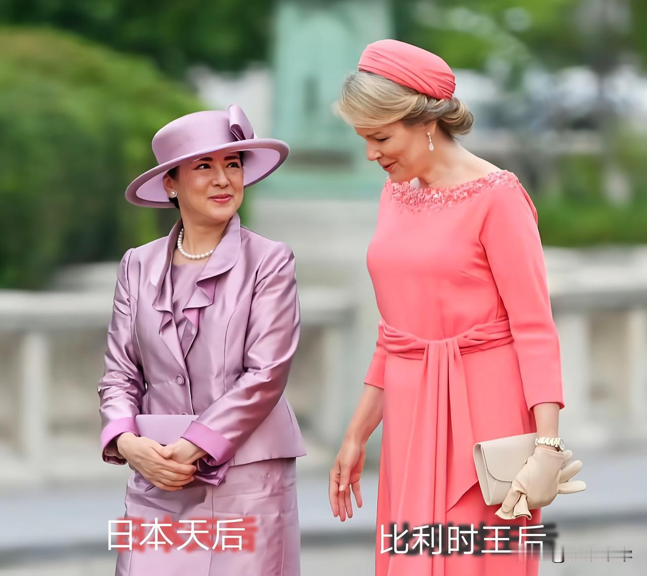 有这个必要吗？日本天后全身穿浅紫，紫帽、紫上衣、紫裙子，而作为东道主的比利时王后