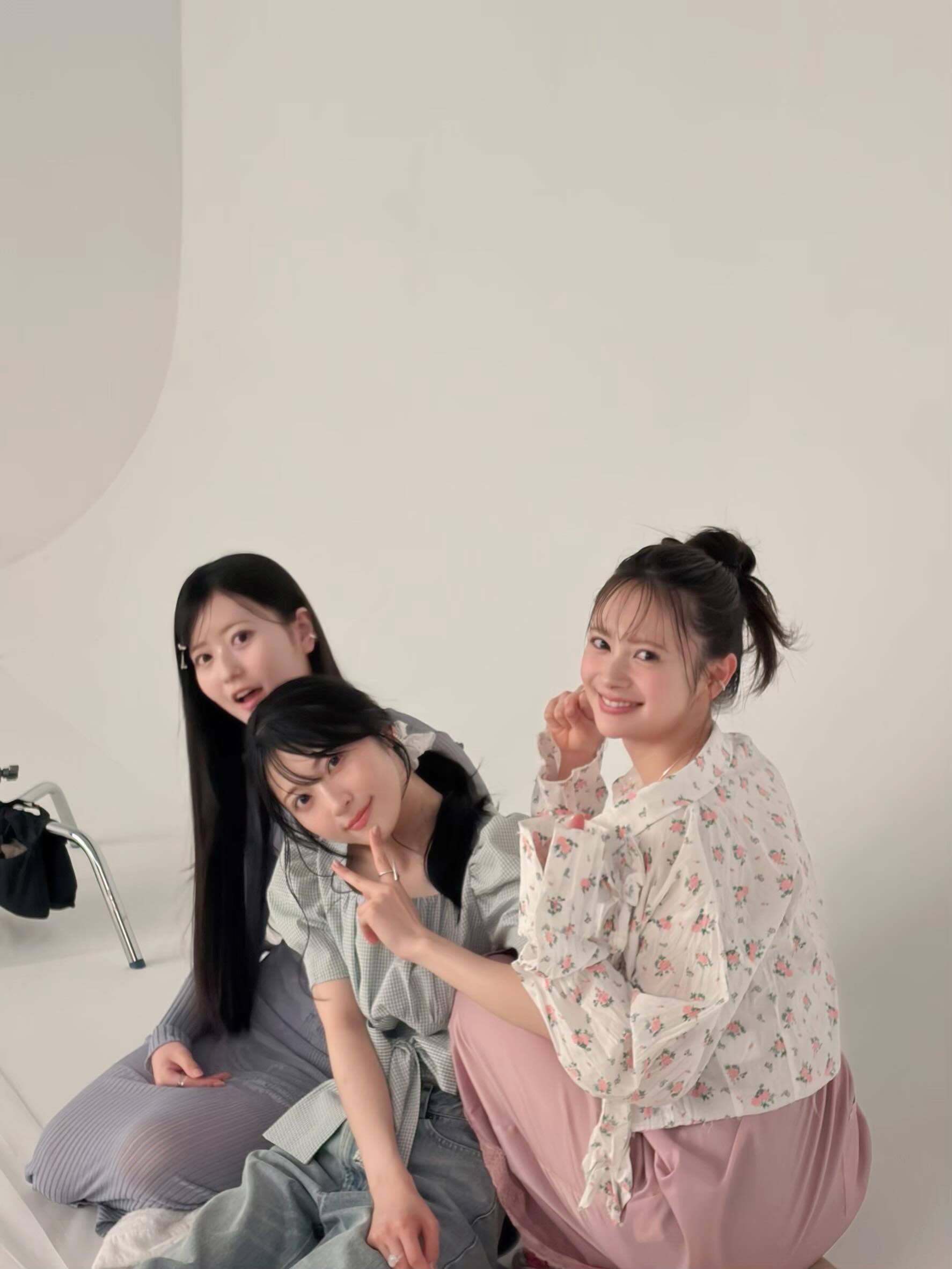 【图片】AKB48佐藤绮星八木爱月伊藤百花 佐藤绮星 星月花登上了《MAQUIA