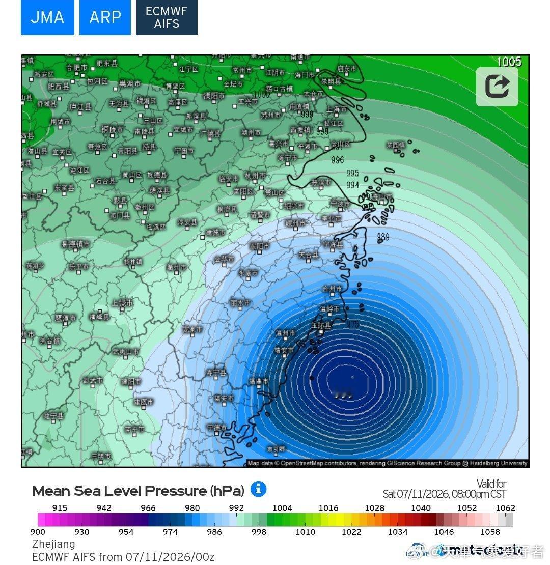 台风巴威目前还在东海海上。今天夜间预计将在温州一带沿海地区登陆，欧洲AI尽管时间