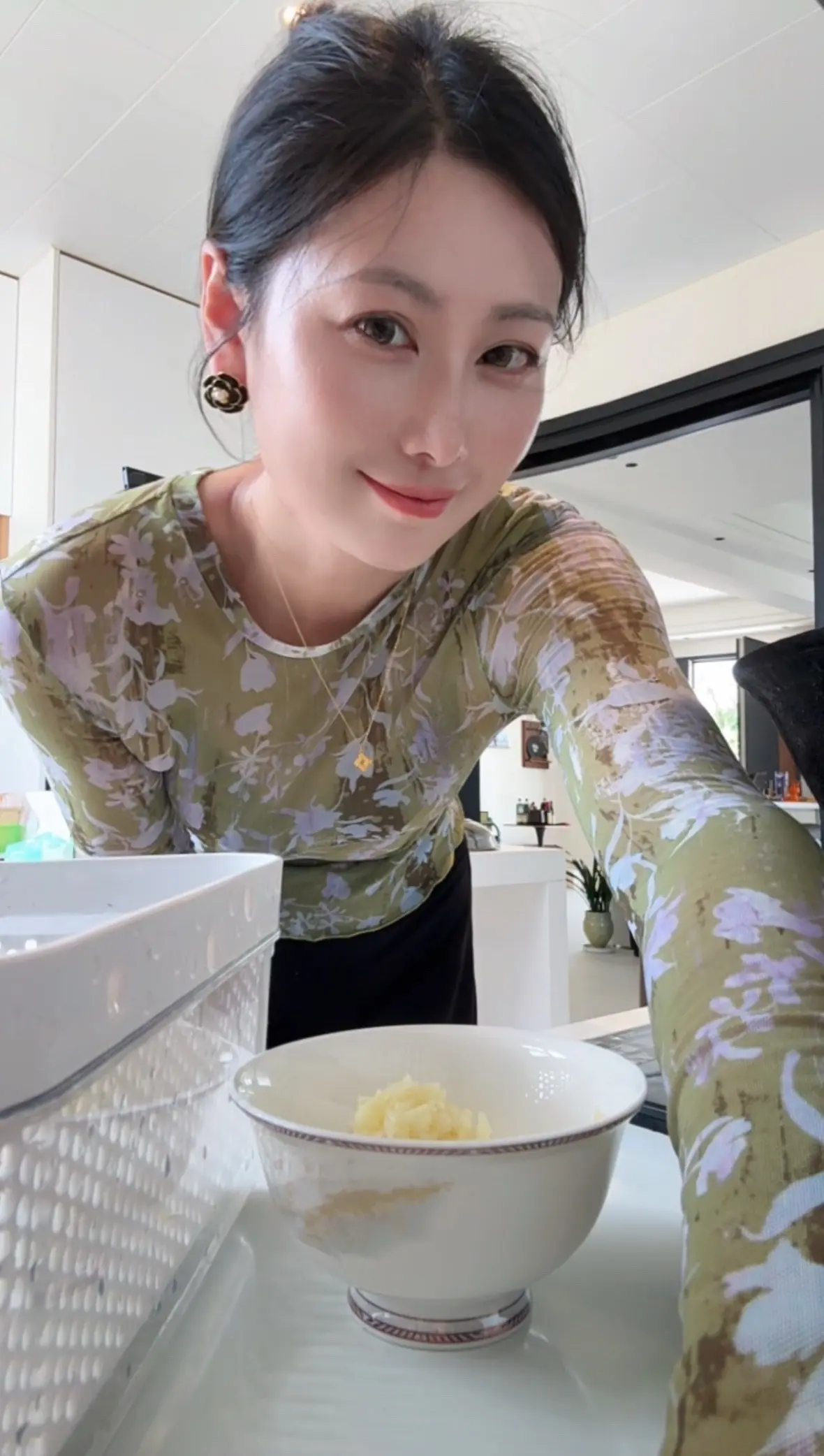 回到农村，用两年时间造了栋理想乌托邦。做个人间观察者、做个无所事事的村...