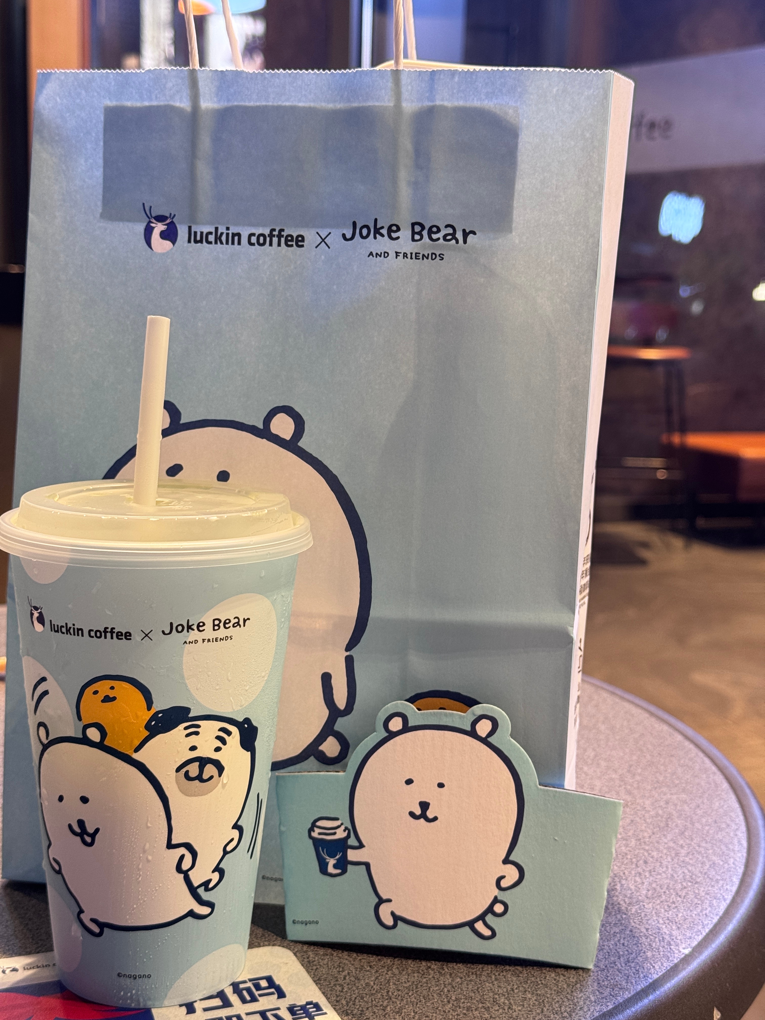 提问：图中一共有几只熊我的日常plog 成都·天府和悦广场