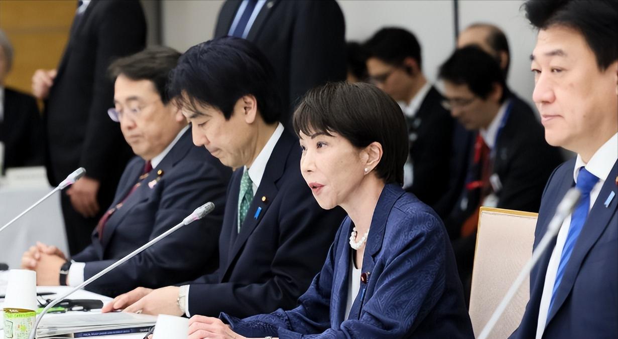 近日，日本首相高市早苗透露，计划在5月上旬对外进行一次小型的外交行程，包括越南、