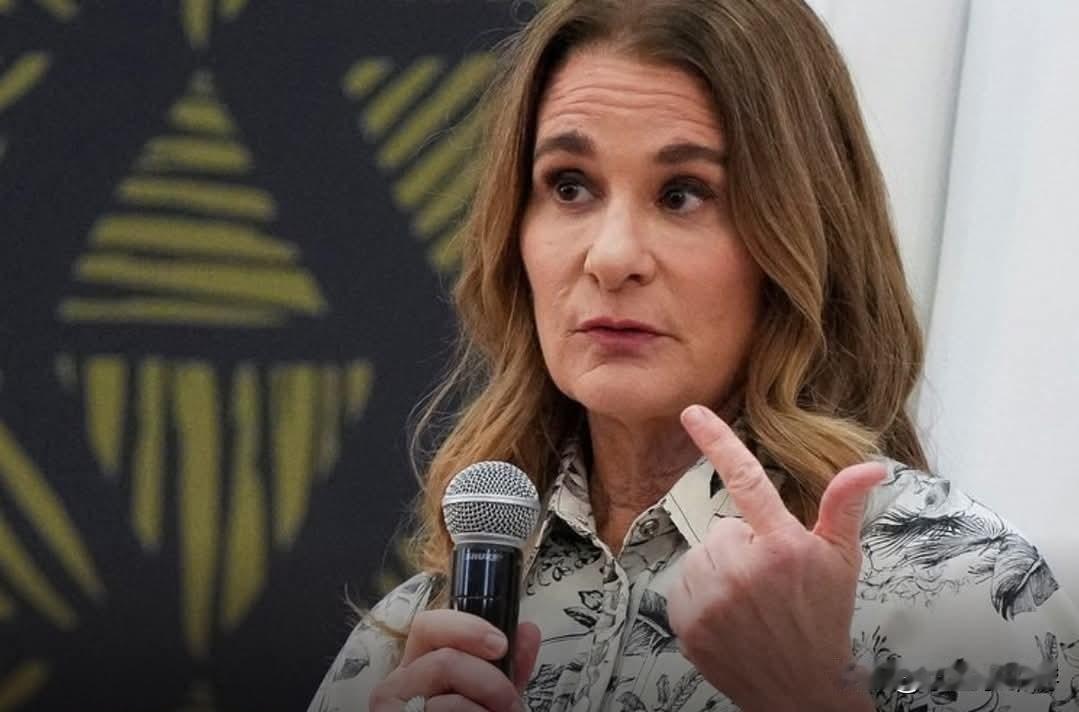 科技大亨比尔·盖茨（Bill Gates）在2021年5月和妻子梅琳达·盖茨（M