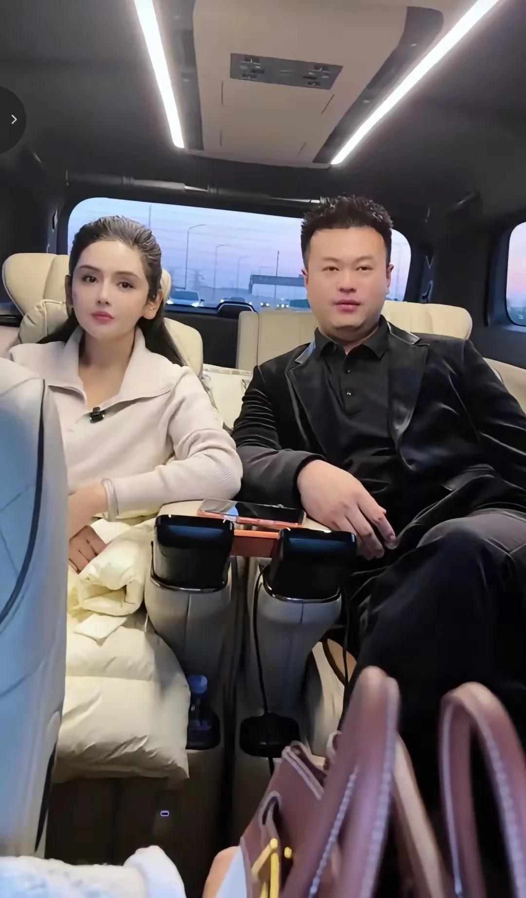 与嫣然共进退
​楠姐说：本来是想捐1000万的，联系了李亚鹏老师，他说已经够了。