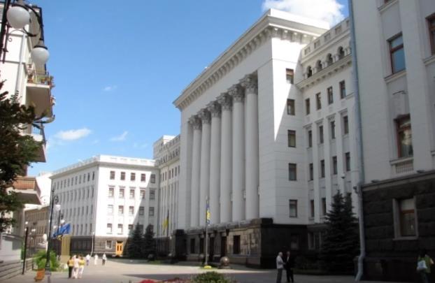 乌克兰国家反腐败局官员闯入泽连斯基办公室进行搜查，乌克兰政局动荡！
   乌克兰