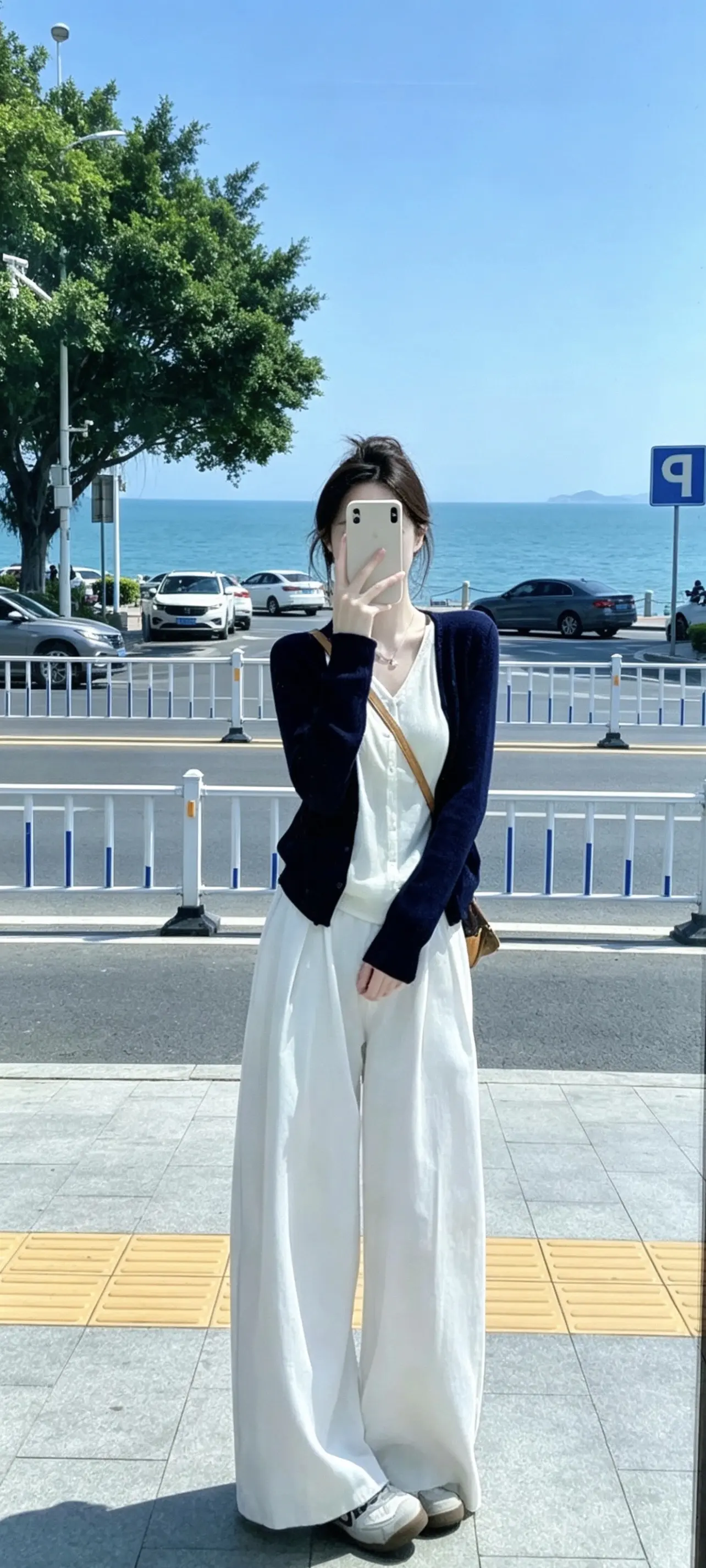 “女孩子哪有什么退路 父母不是 结婚不是  只有经济独立  可是生活好...