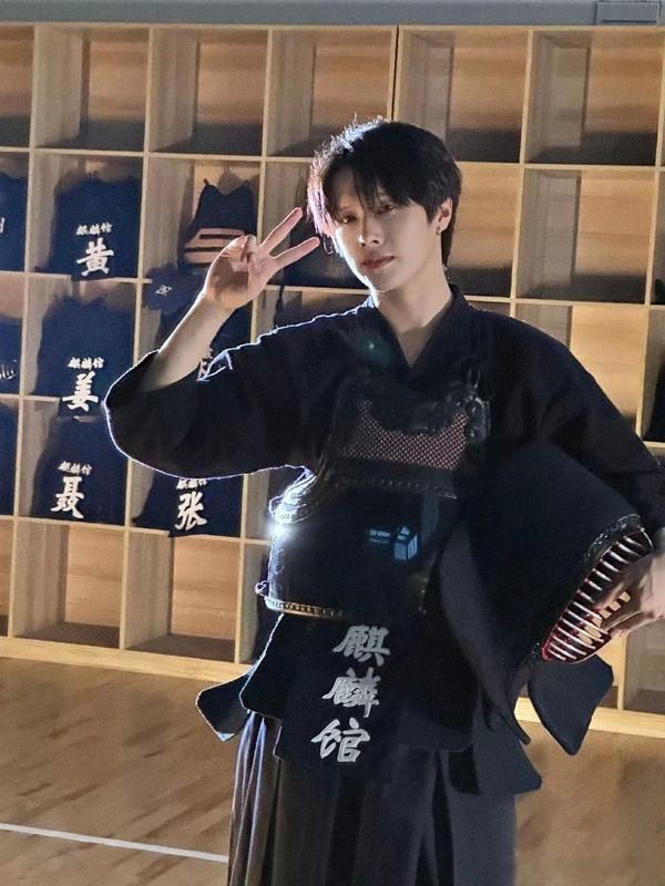 这个妹妹好像没见过呀