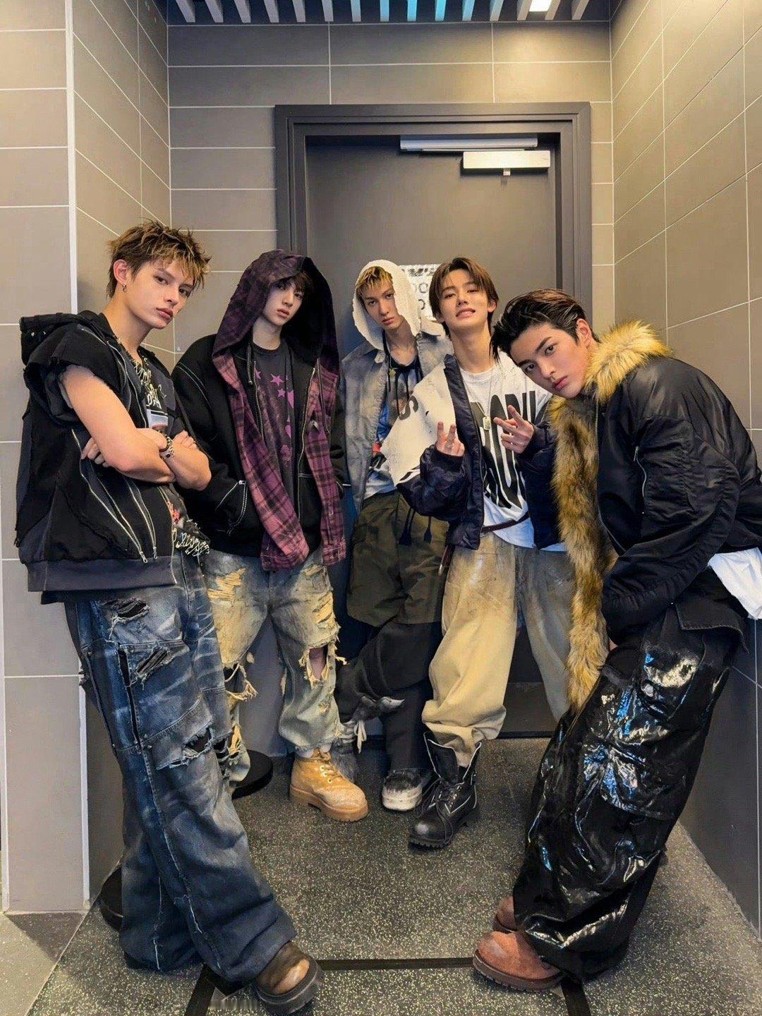 一些Cortis的合照📱 