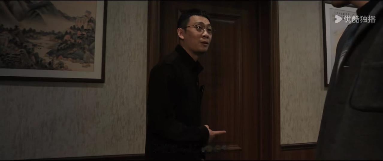 张译在《以法之名》中的表现过于抽象了！

明明这是一部反腐扫黑大剧，可是张译却时