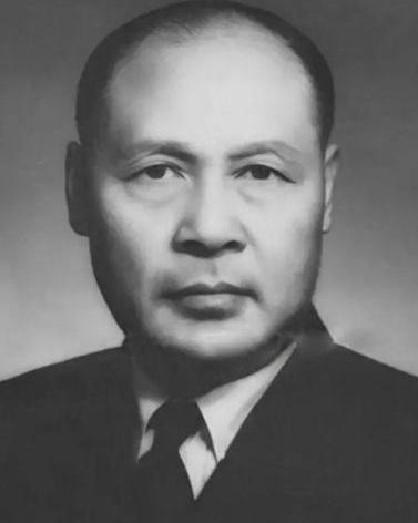 1949年10月1日，背负我党300多条人命的杨虎，登上天安门城楼参加开国大典。
