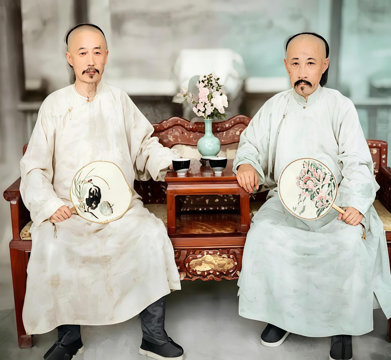 这是恭亲王与七弟醇亲王兄弟俩唯一张留存后世的合影。兄弟俩从小就在一起学习、练功。