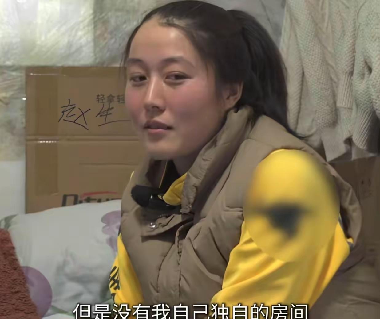 没想到34岁山东大姐春节不回家，其真相居然能这么扎心——不是不想回，是老家早没她