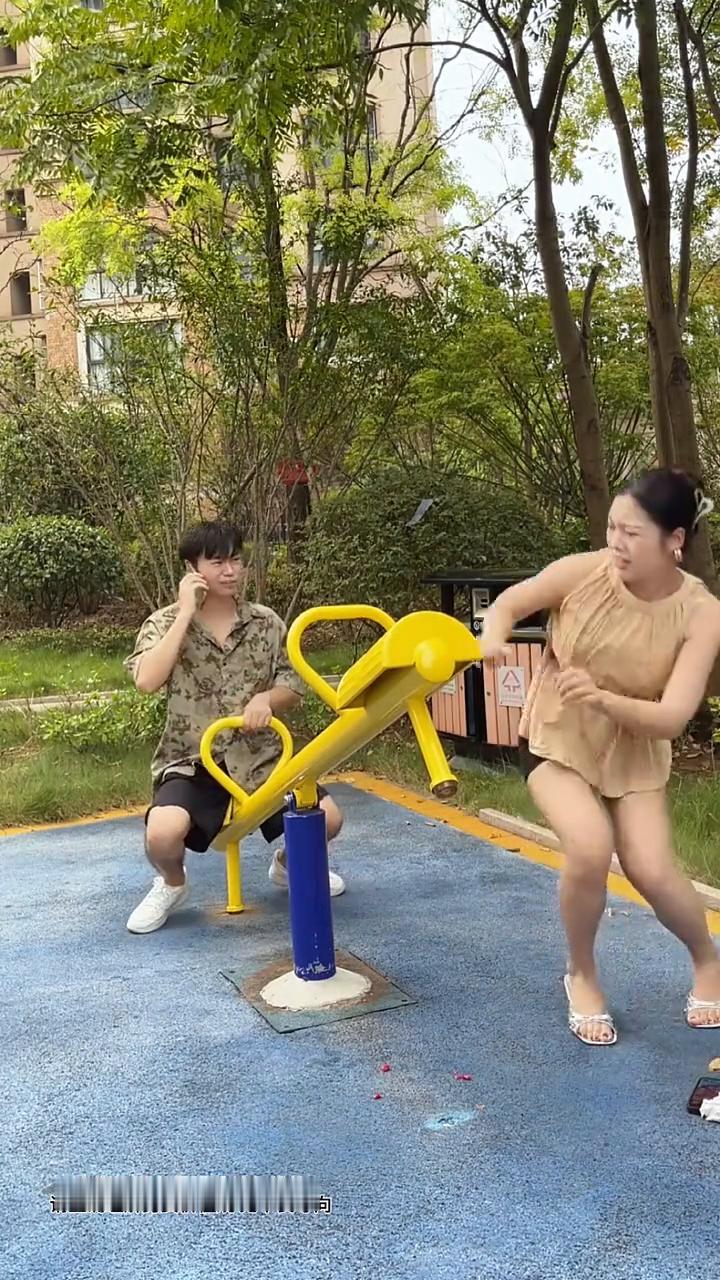 夫妻演绎仅供娱乐请勿模仿，请正确理解男女价值观无不良导向。
