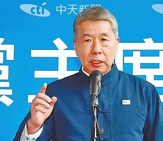 张亚中曾说：国民党有四种，第一是美国国民党，代表人物是朱立伦。
 
张亚中这话敢