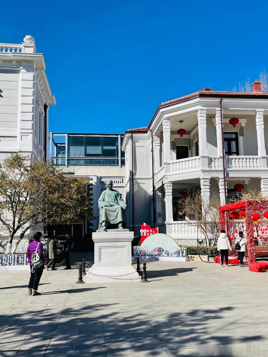 一座天津城，半部近代史[心]放眼望去，随处可见的圆拱和廊柱、高低错落的角亭、厚实