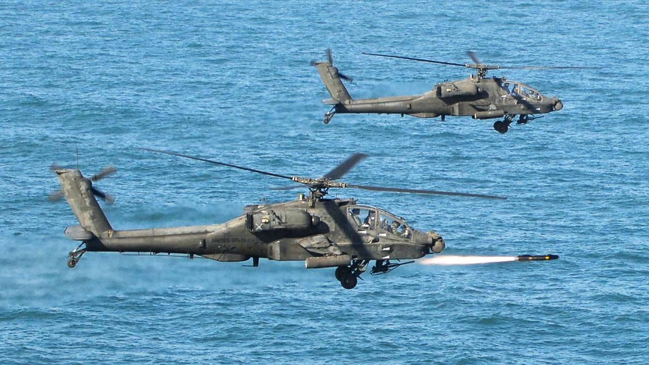 5月4日霍尔木兹海峡之战美伊双方视角，AH-64和H-60开火，伊朗5人身亡
