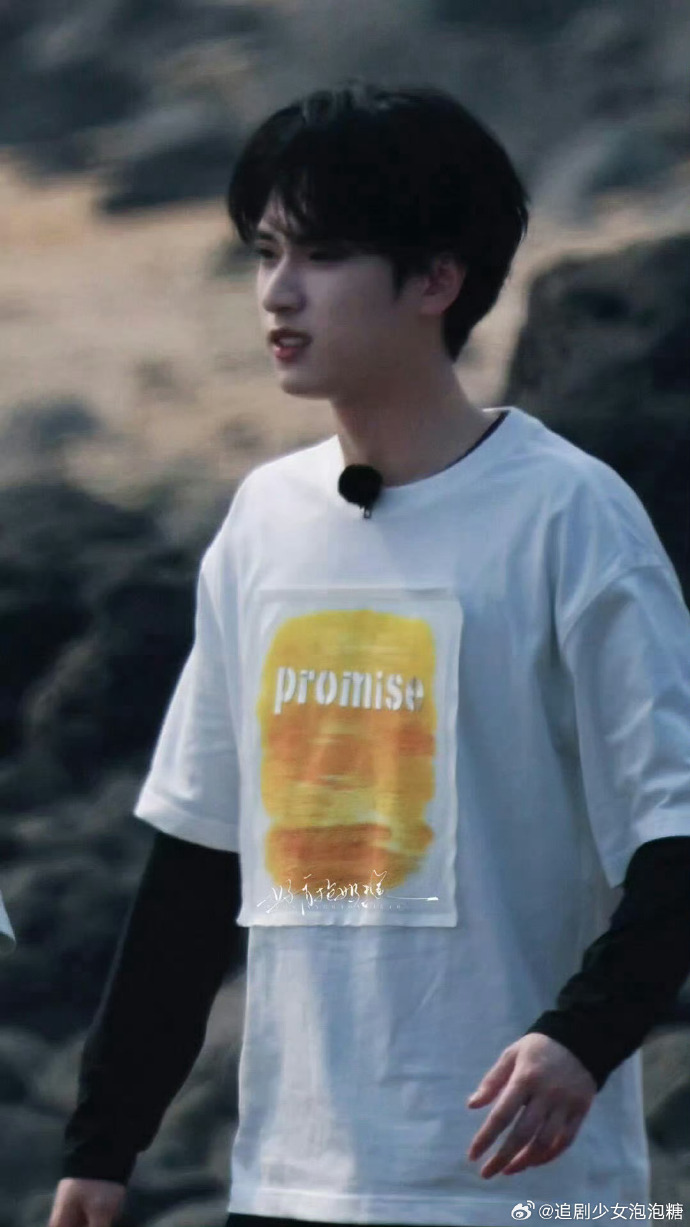 严浩翔跑男上班状态谁家青春男大出来了！状态好好元气满满的