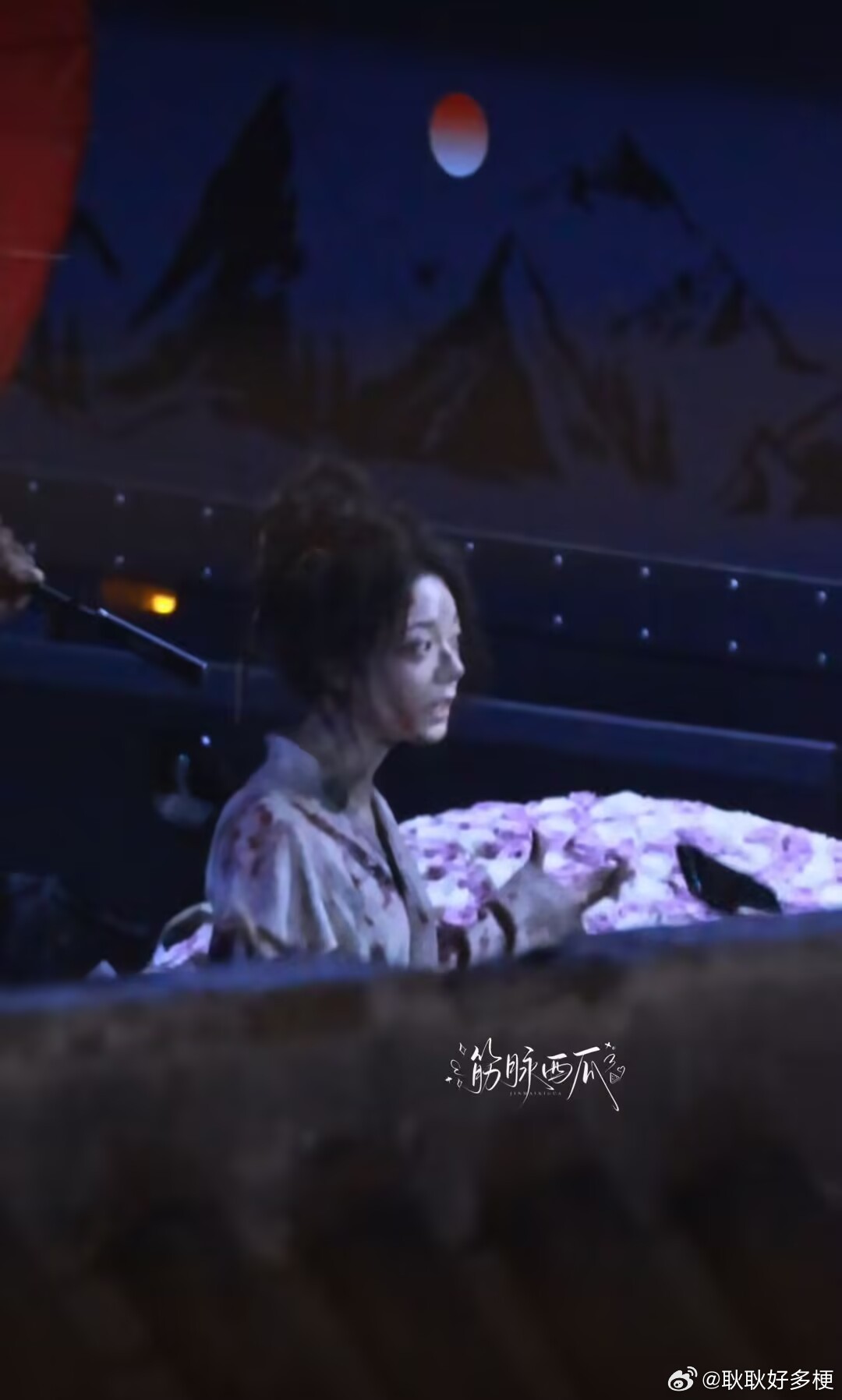 赵今麦入狱妆收到生日花好可爱 ​​​