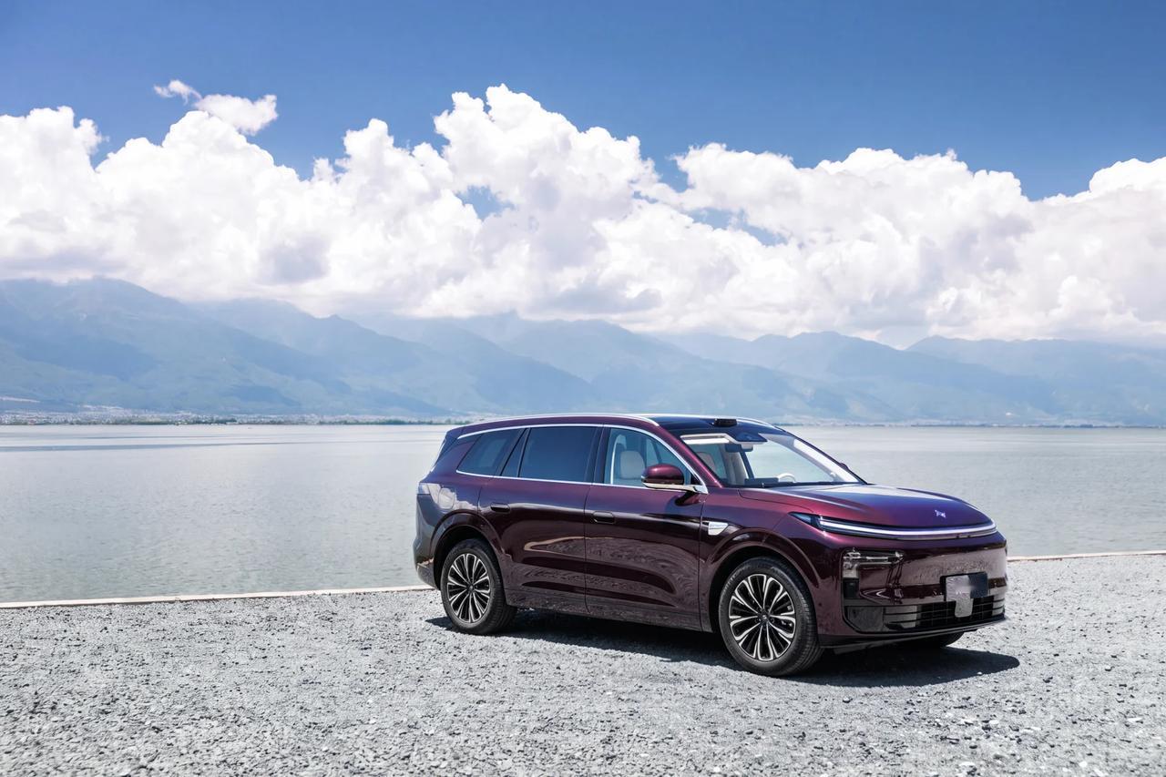 都是增程 6 座 SUV，14 万和 17 万差在哪？
前两天跟朋友聊车，他最近