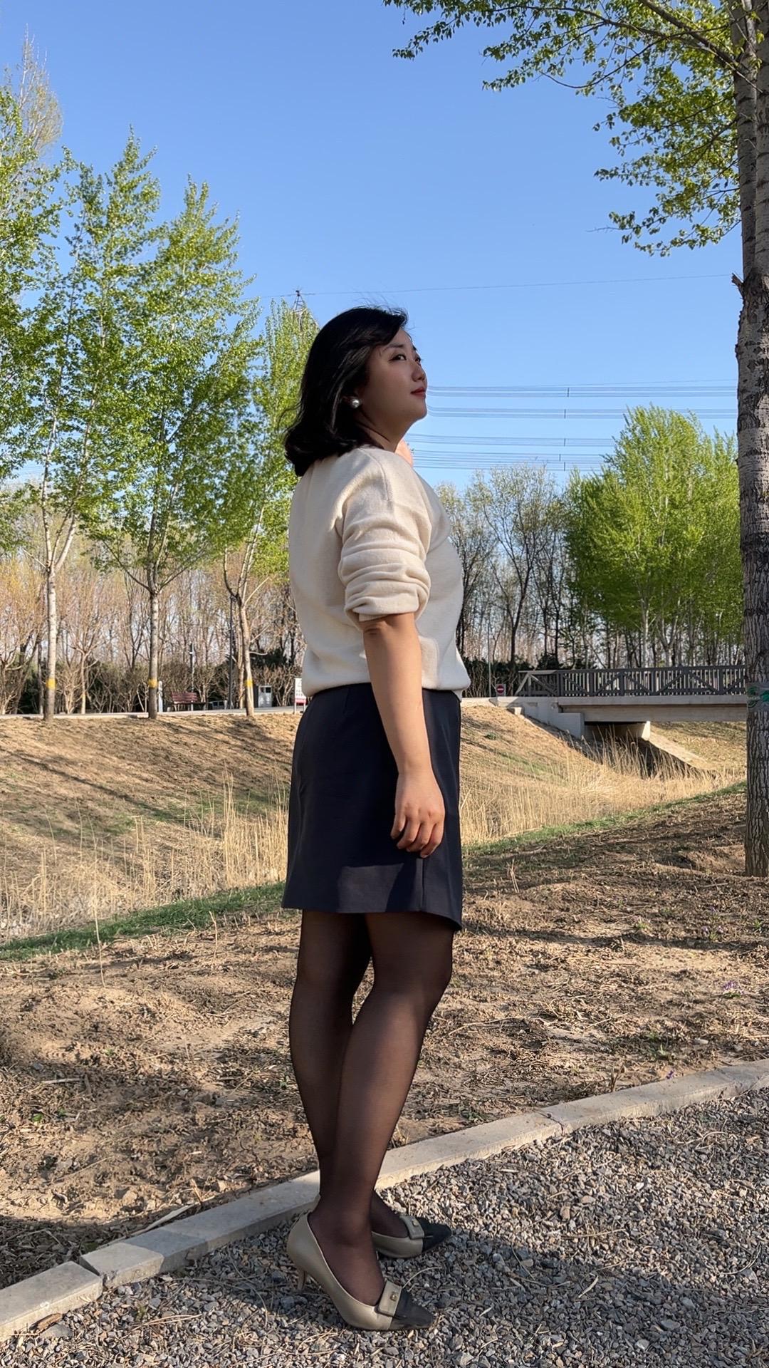 春去还会来，少年不回头！人生就像一张图，下了笔的不可改 你只能让空白处更完美