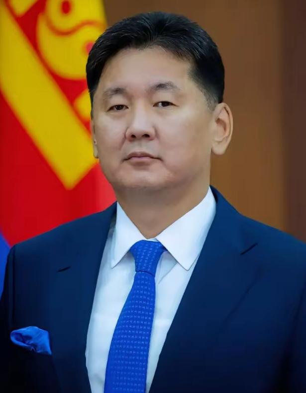 蒙古国总统呼日勒苏赫签署文件，决定在与中国接壤的东戈壁省，增建130公里的铁丝网