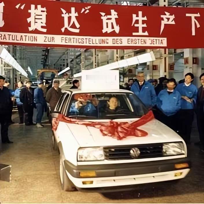 市场从来没有永久红利，靠品牌溢价收割时代早已落幕。
只要挂上德系车标，就能轻松收