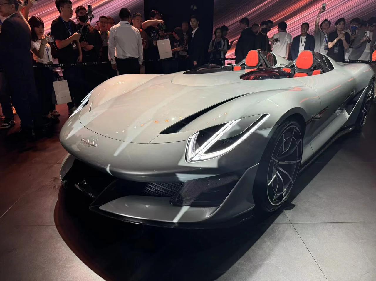 方程豹超级敞篷跑车SUPER9，大家觉得酷吗？#方程豹超跑#