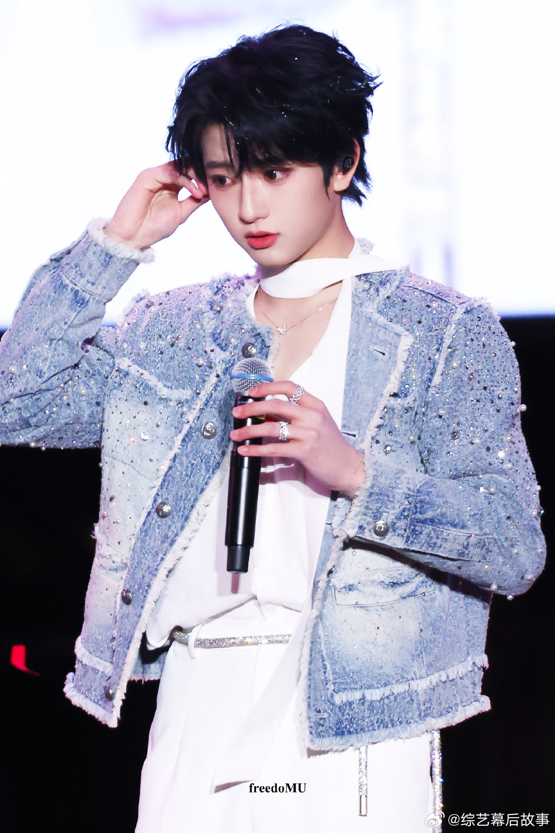 谁懂啊！被前辈夸帅，穆祉丞害羞的样子真的好乖！穆祉丞entp 周冬雨夸穆祉丞太帅