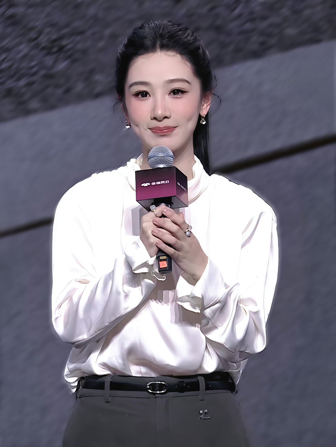 杨紫杨紫董竹君  yz 杨紫玉兰花开君再来世间万般景色，都不及你眼底的星光【杨紫