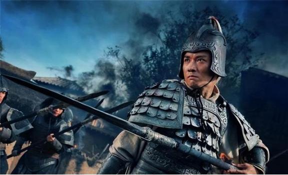 古代将军用的“枪”是用什么做成的？并非铁棍，寻常人根本用不起

楚汉相争那会儿，