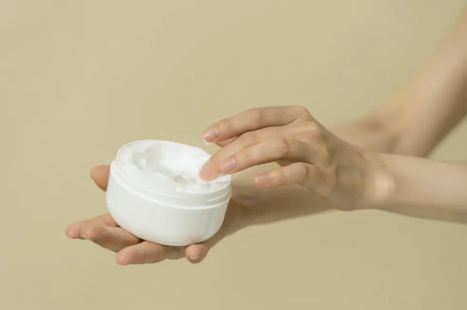 《18.95亿收入！1.25亿净利润！山东“小作坊”半亩花田，凭什么碾压老牌洗护