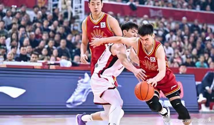 两位本土后卫球员加盟山西男篮谢智杰、许唯实两位本土后卫将代表山西汾酒男篮出战20
