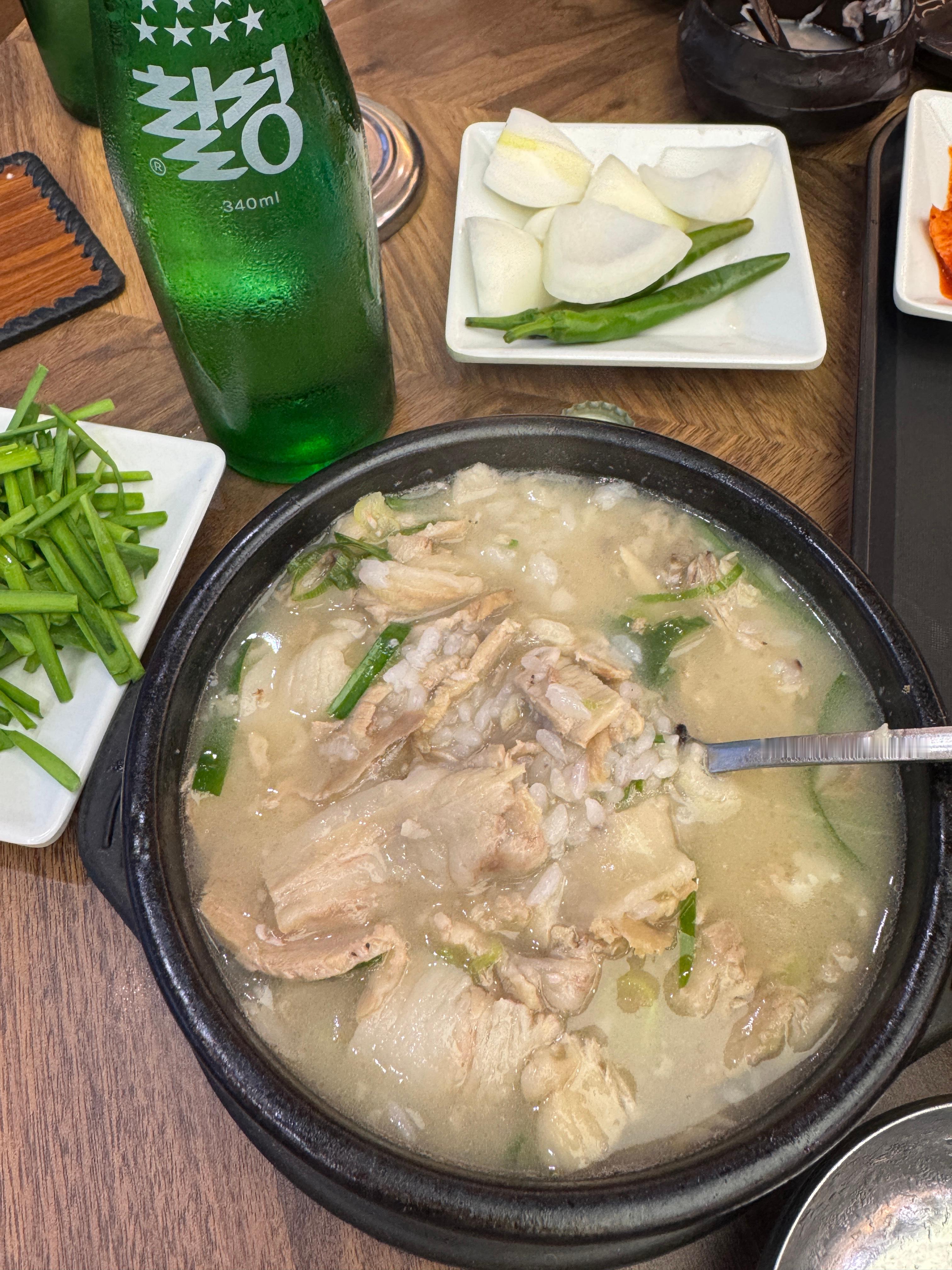 在海云台浮潜完吃猪肉汤饭🤿 韩国·广安里海水浴场