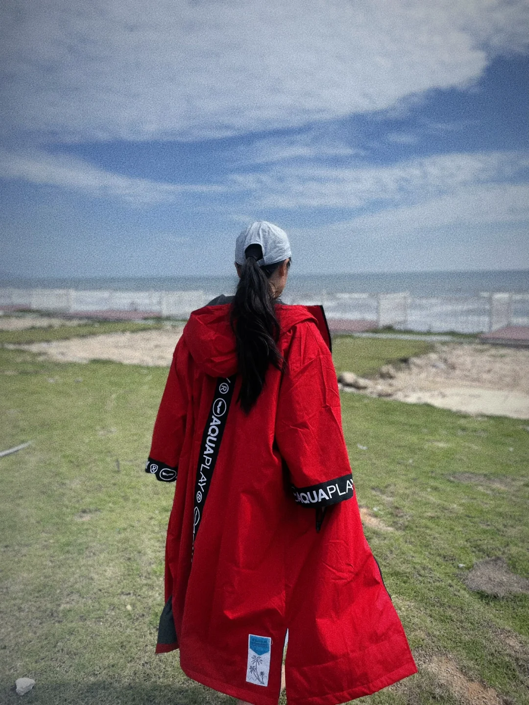 哟这斗篷，不止可以潜水冲浪，还可以日常