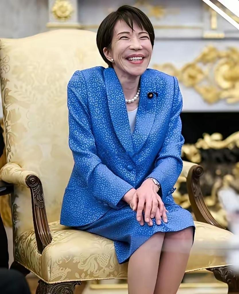 用力过猛终翻车，高市讨好美总统不成，卑微丑照全网刷屏