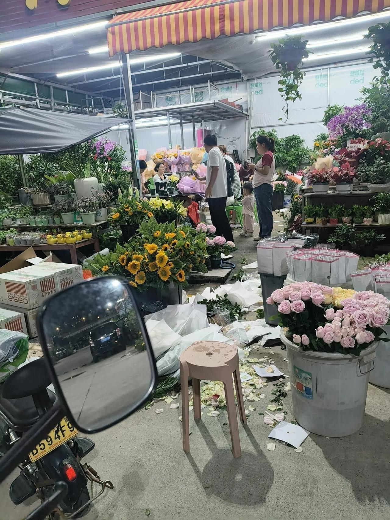 明天教师节堪比情人节那天包的花-老板说今天老师节日 教师节酥点