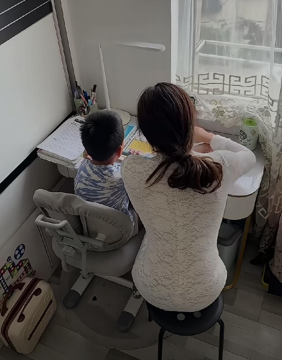 现在的人都戒烟戒酒是为了什么?因为现如今的生活越来越好了，人们都想活得更加健康长