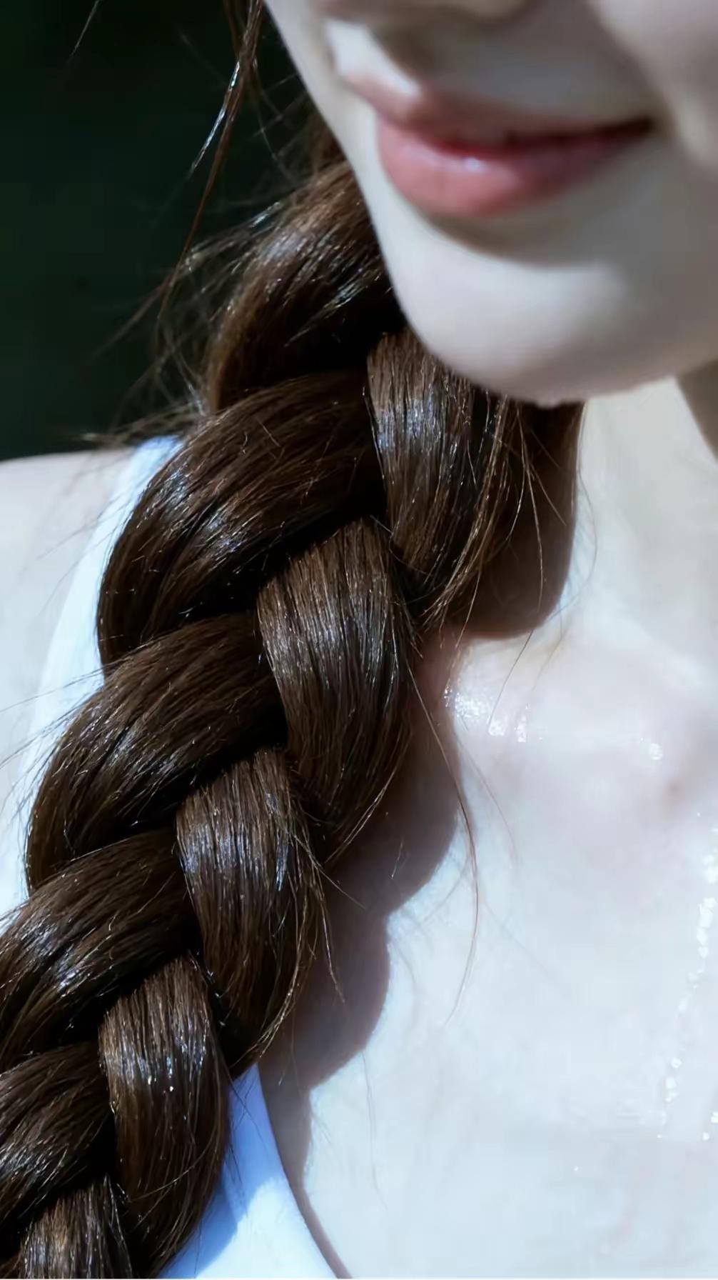 水灵灵的女孩
估计成毅看到了也会心动的吧！[捂脸]