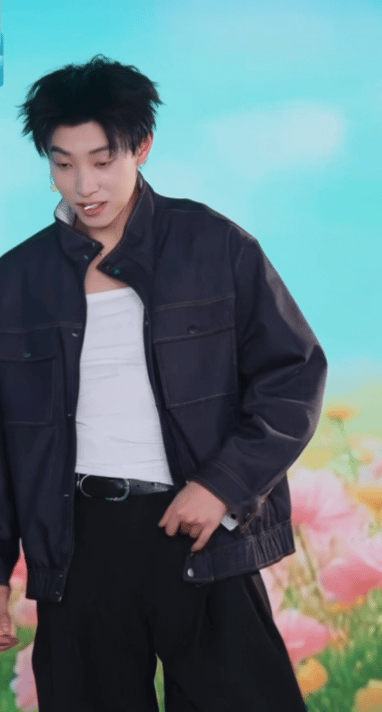 马小宇重现昆泰出圈大佬步快给马小宇切到霸总频道DNA狠狠动了！马小宇重现昆泰经典