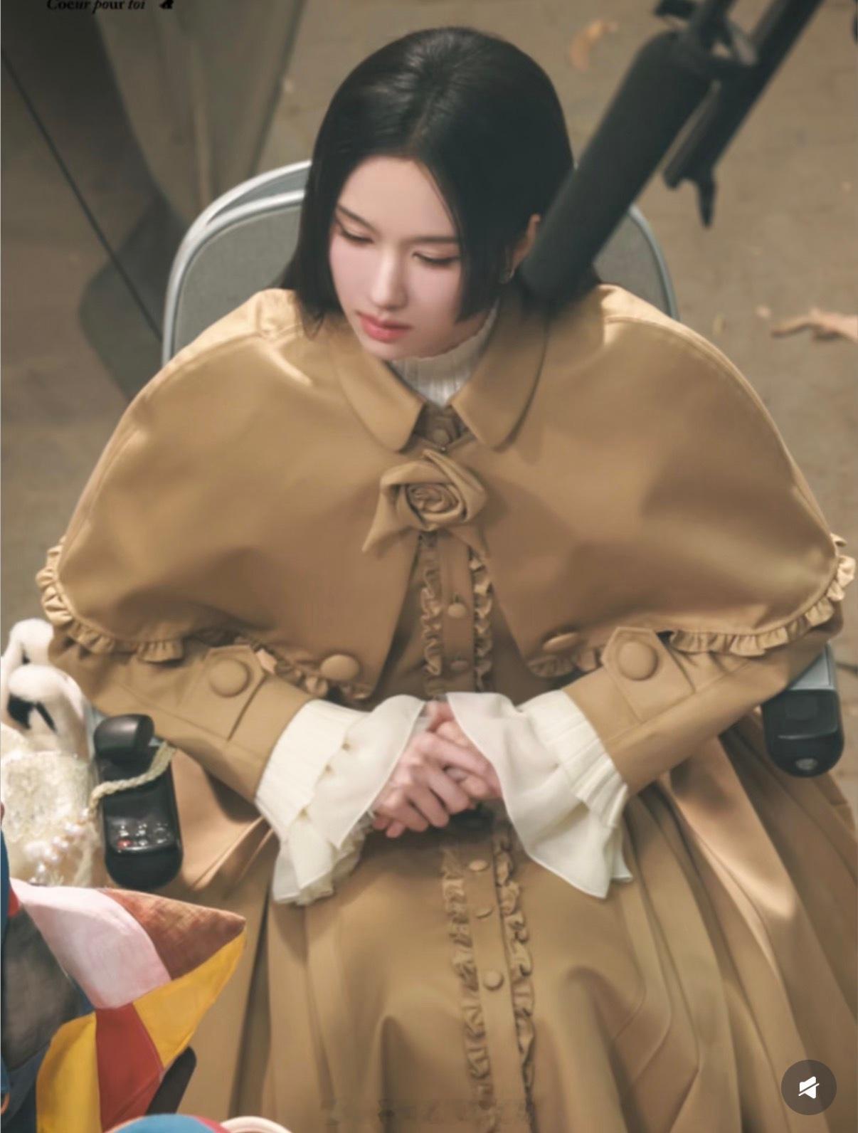 陈都灵从海报上走下来的白幼薇陈都灵新剧抠书式妆造 好美萌的嘟嘟 