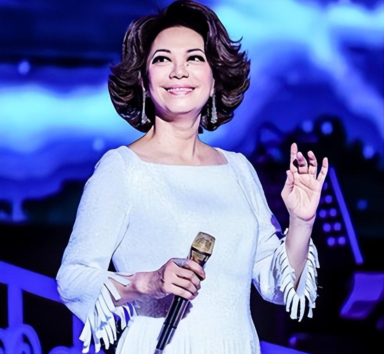 68岁蔡琴突袭宣布告别歌坛！东莞草莓音乐节压轴演出成最后绝唱？

一曲未尽，半生