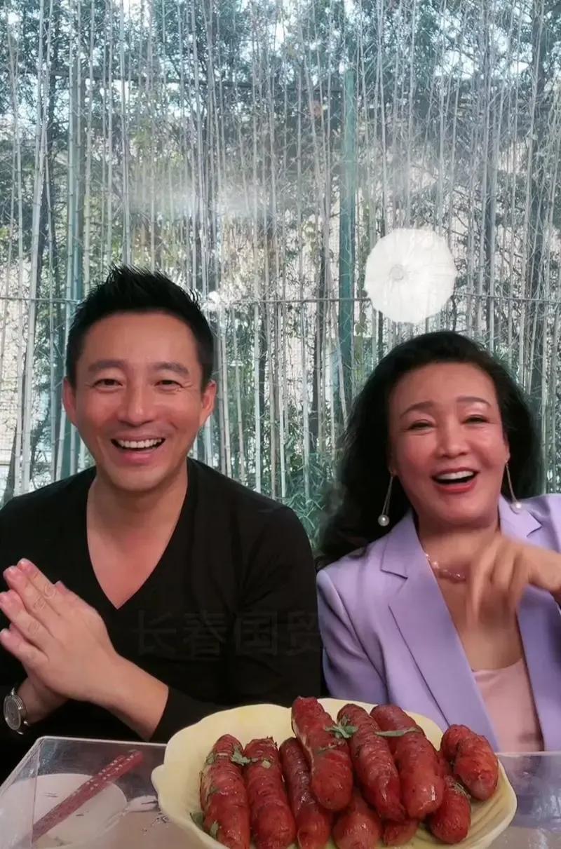 啪啪打脸来的太快了。
这母子俩爱孩子的人设崩塌了。
张颖颖说的大实话啊。
这两人