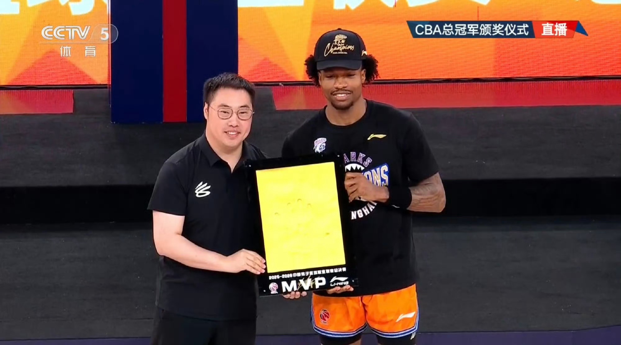 Li-Ning×Curry brand在此刻具象化了库里上海男篮时隔24年再夺c
