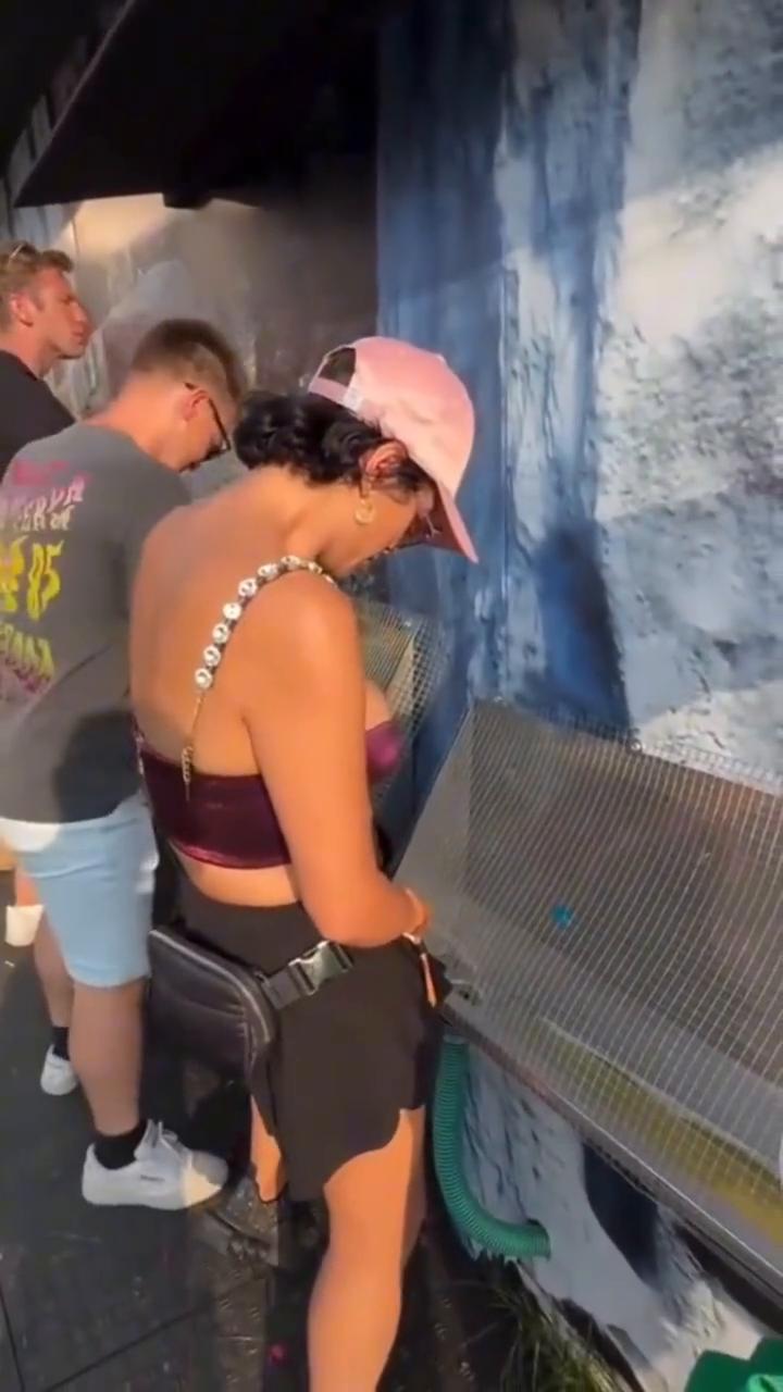 西方世界的露天排水系统。
视频来自站外，桥上有亮点。